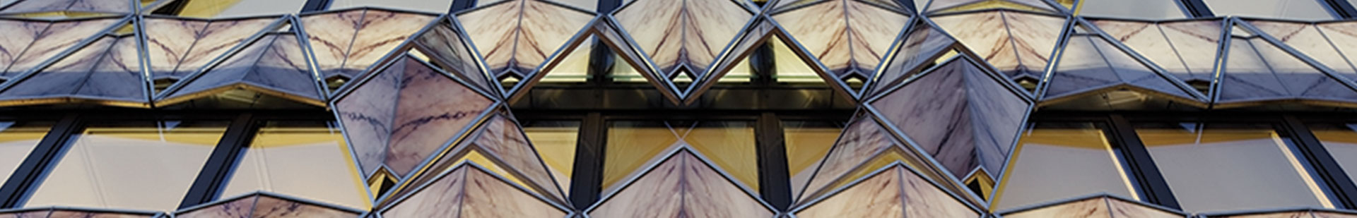 חלונות ויטראז לבית הכנסת